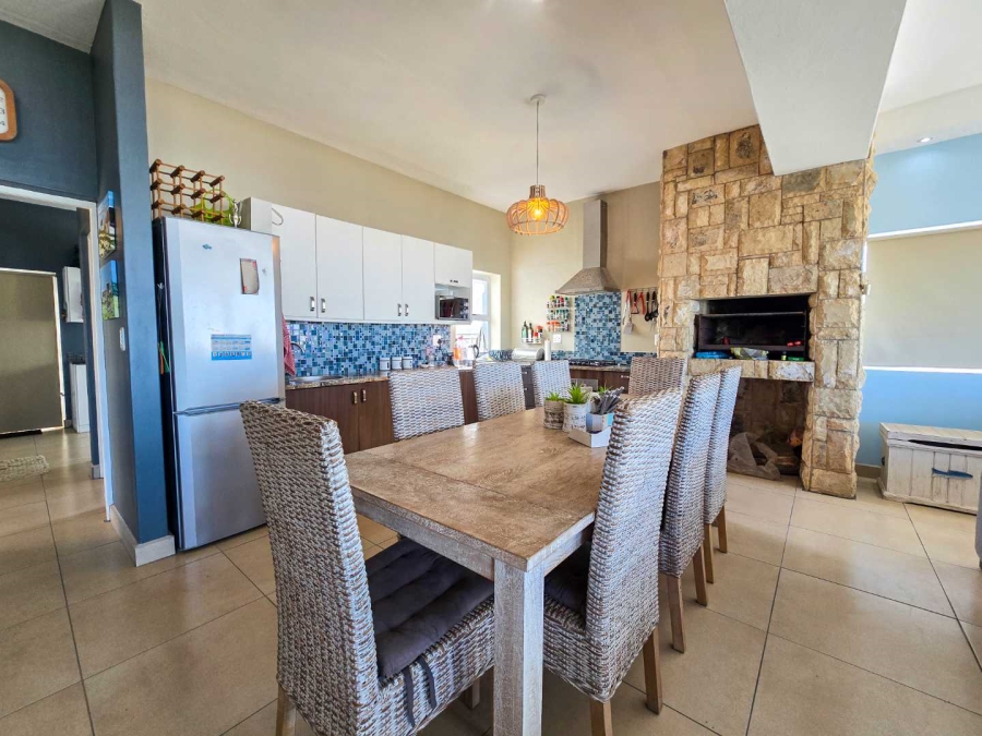 6 Bedroom Property for Sale in Stilbaai Oos Western Cape
